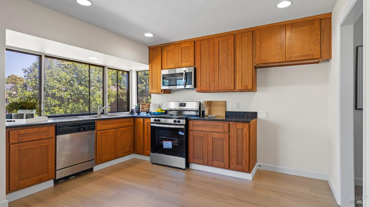 Detail Gallery Image 9 of 36 For 1312 Sutter Ct, Fairfield,  CA 94533 - 3 Beds | 2 Baths