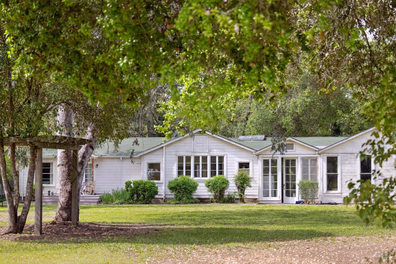 Detail Gallery Image 2 of 37 For 3048 Myrtledale Rd, Calistoga,  CA 94515 - 1 Beds | 1 Baths