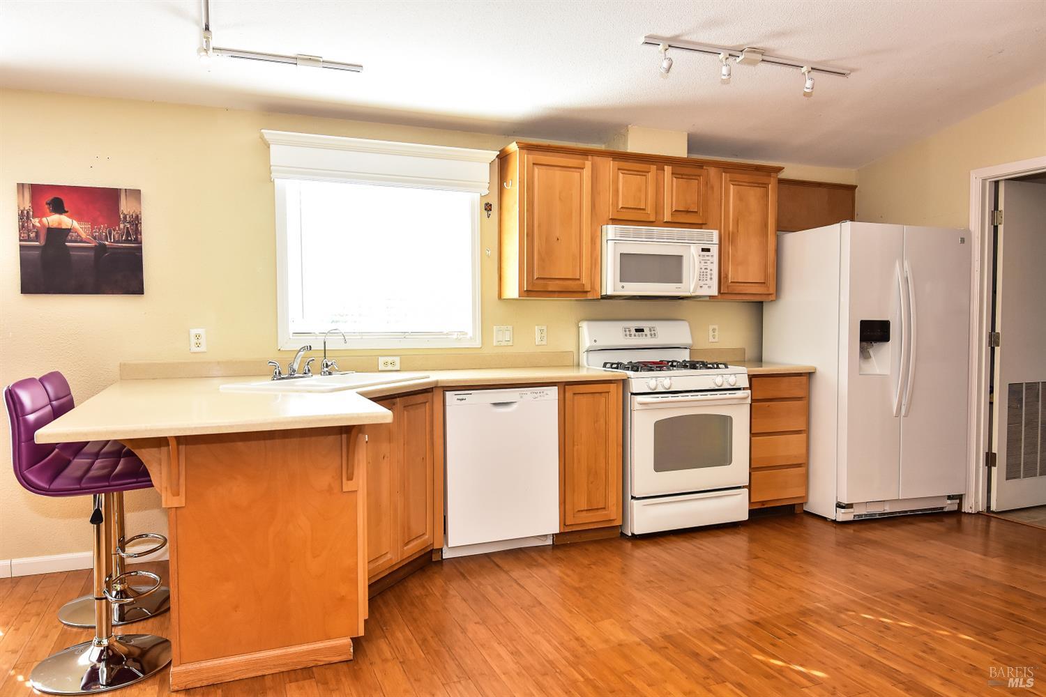 Detail Gallery Image 13 of 39 For 45 International Blvd, Sonoma,  CA 95476 - 2 Beds | 2 Baths