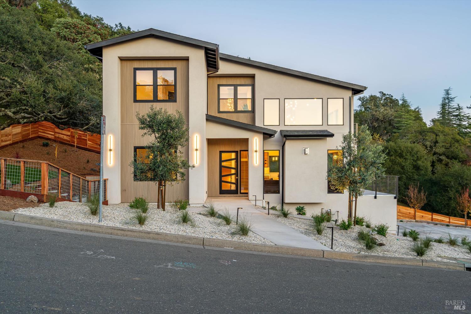 Detail Gallery Image 3 of 99 For 1580 Clear Ridge Dr, Healdsburg,  CA 95448 - 4 Beds | 4/1 Baths