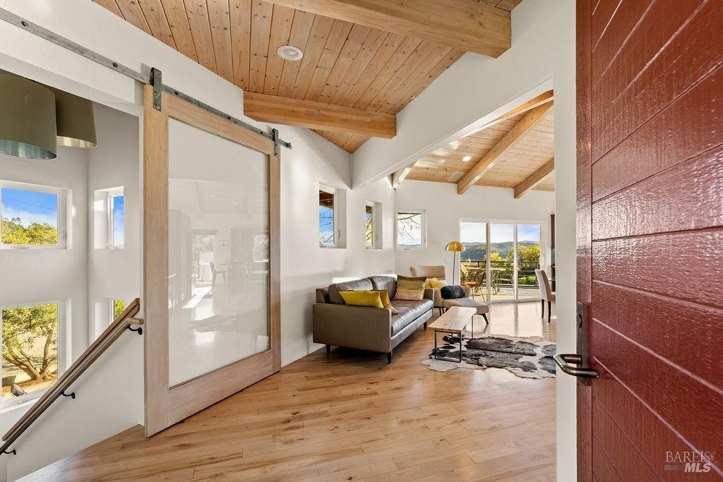 Detail Gallery Image 5 of 55 For 23121 Vineyard Rd, Geyserville,  CA 95441 - 3 Beds | 2 Baths