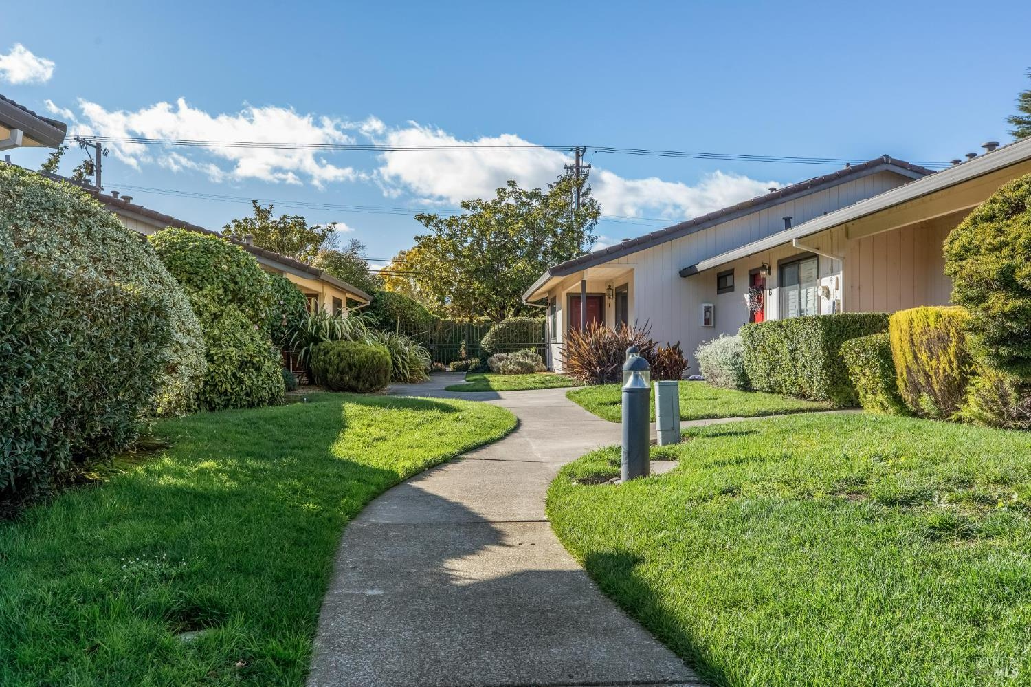 Detail Gallery Image 7 of 50 For 920 5th St #D,  Sonoma,  CA 95476 - 2 Beds | 2 Baths