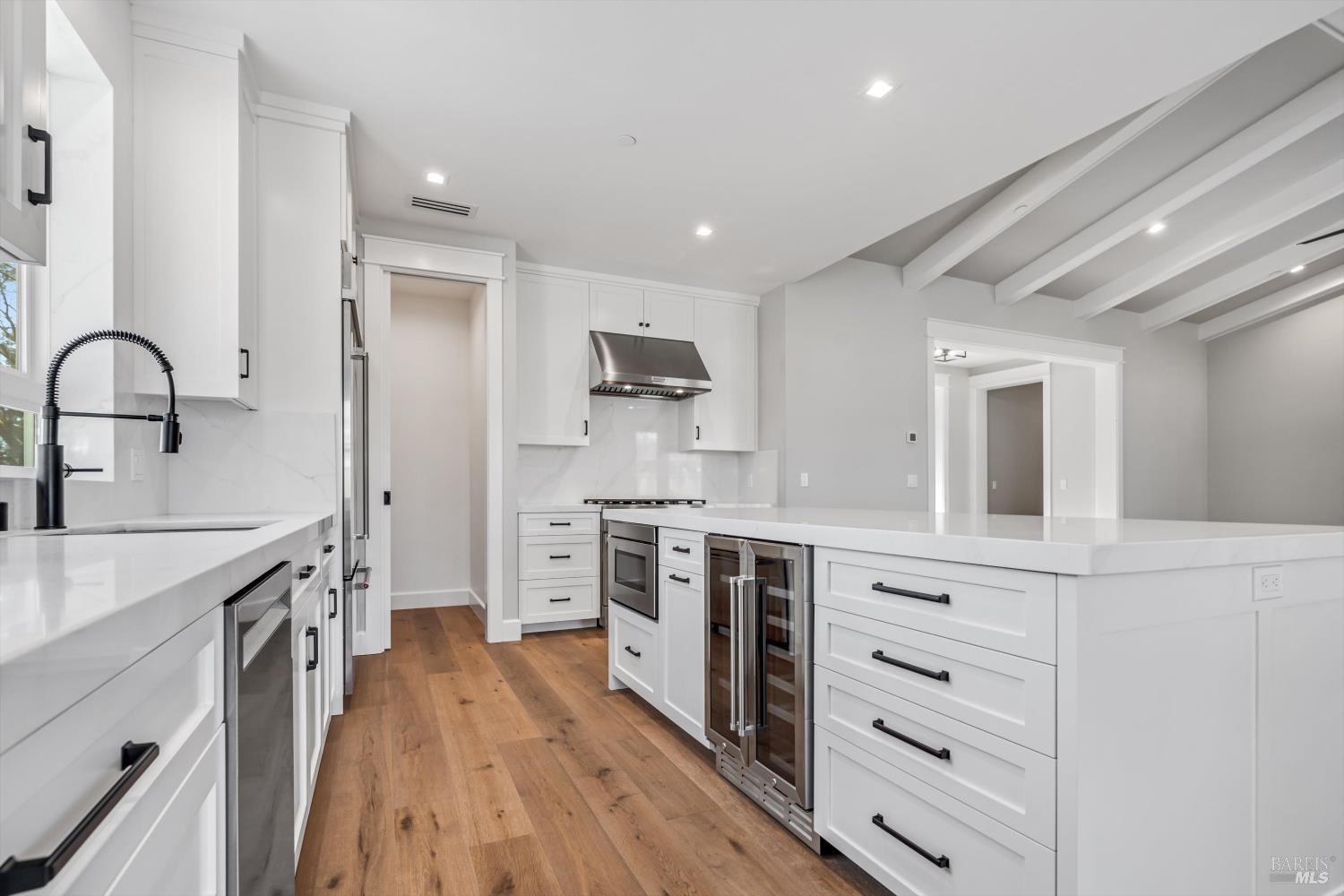 Detail Gallery Image 7 of 43 For 6516 Old Redwood -Maywood Ln Hwy, Santa Rosa,  CA 95403 - 4 Beds | 2/1 Baths