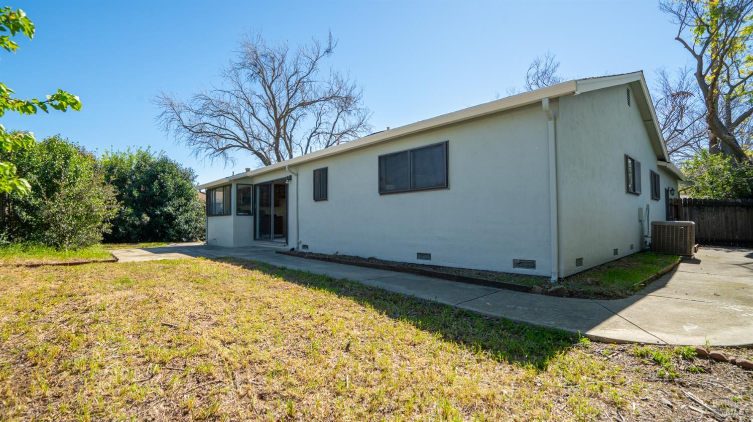 Detail Gallery Image 32 of 36 For 1312 Sutter Ct, Fairfield,  CA 94533 - 3 Beds | 2 Baths