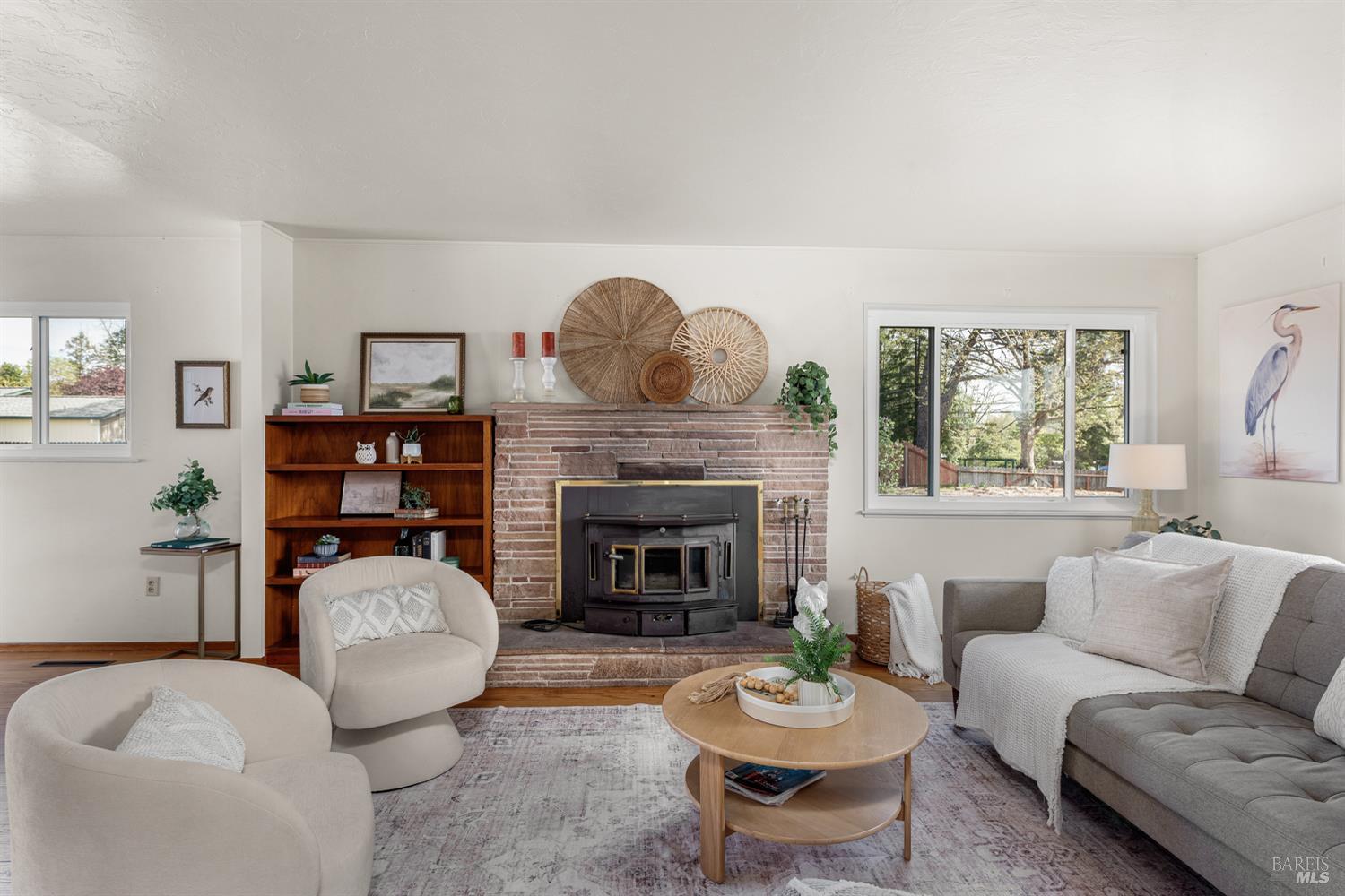 Detail Gallery Image 5 of 43 For 2241 Marsh Rd, Santa Rosa,  CA 95403 - 3 Beds | 1/1 Baths