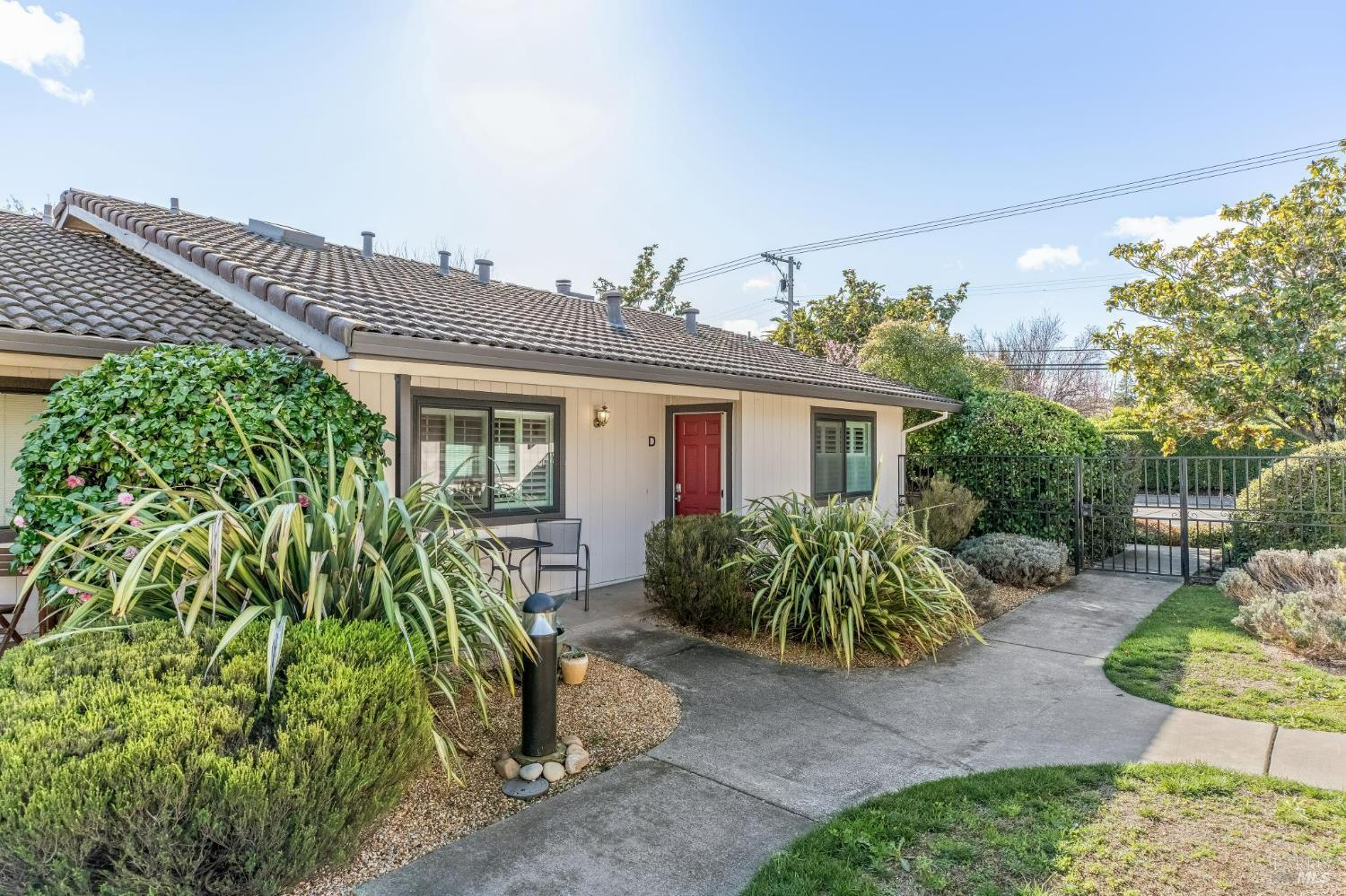 Detail Gallery Image 3 of 50 For 920 5th St #D,  Sonoma,  CA 95476 - 2 Beds | 2 Baths