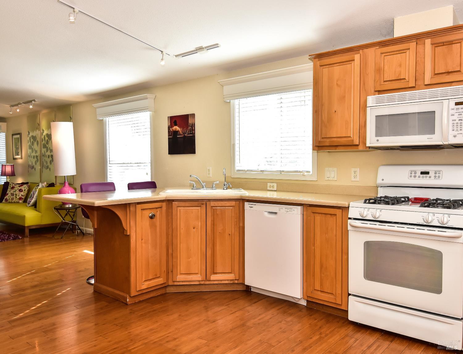 Detail Gallery Image 14 of 39 For 45 International Blvd, Sonoma,  CA 95476 - 2 Beds | 2 Baths