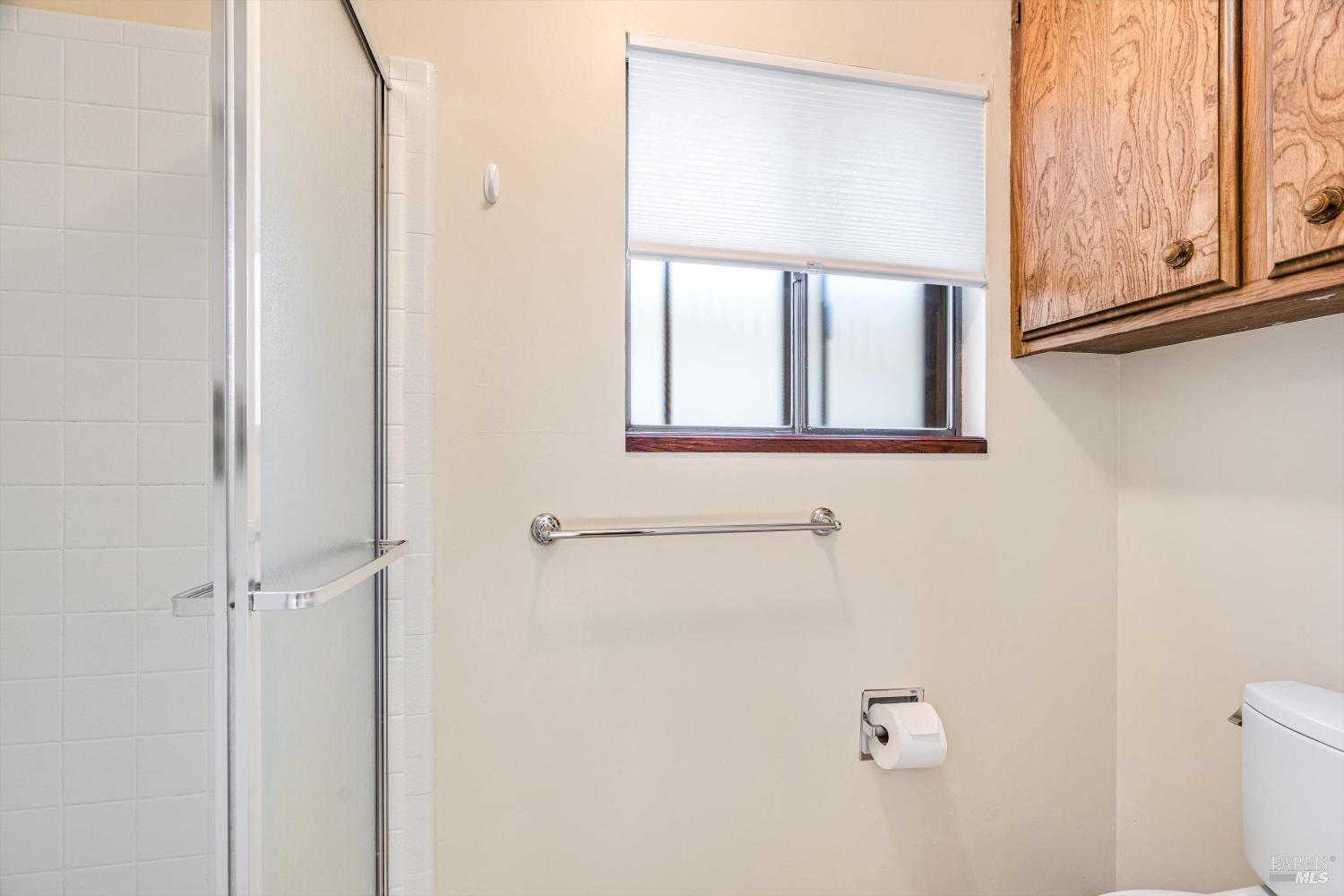 Detail Gallery Image 16 of 35 For 809 Gilardi Dr, Petaluma,  CA 94952 - 4 Beds | 2 Baths