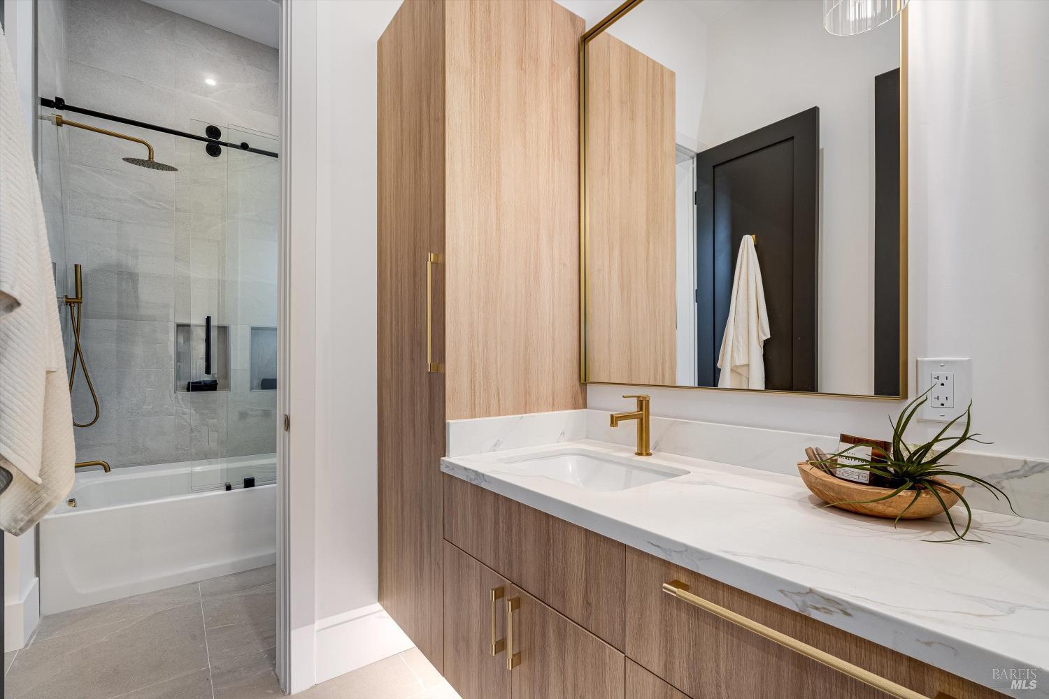 Detail Gallery Image 66 of 99 For 1580 Clear Ridge Dr, Healdsburg,  CA 95448 - 4 Beds | 4/1 Baths