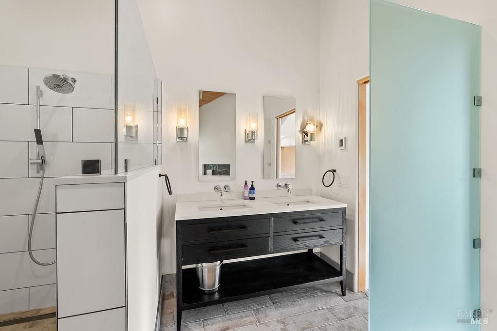 Detail Gallery Image 27 of 55 For 23121 Vineyard Rd, Geyserville,  CA 95441 - 3 Beds | 2 Baths