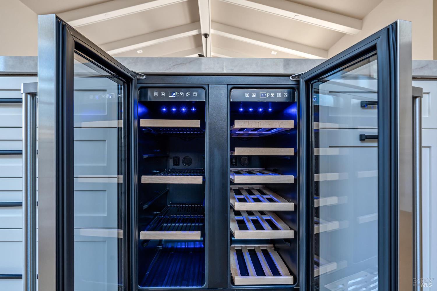 Detail Gallery Image 14 of 43 For 6516 Old Redwood -Maywood Ln Hwy, Santa Rosa,  CA 95403 - 4 Beds | 2/1 Baths