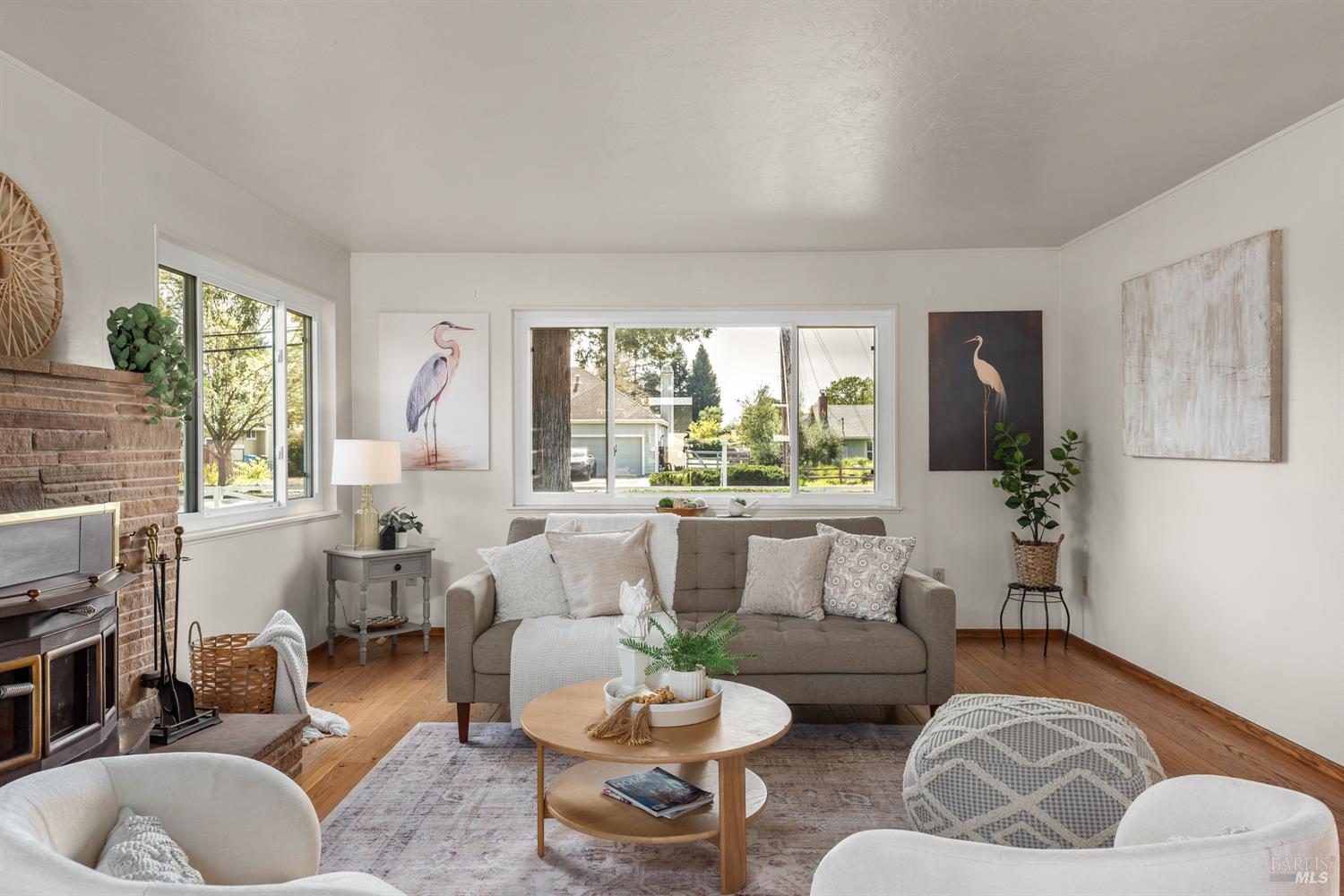 Detail Gallery Image 10 of 43 For 2241 Marsh Rd, Santa Rosa,  CA 95403 - 3 Beds | 1/1 Baths