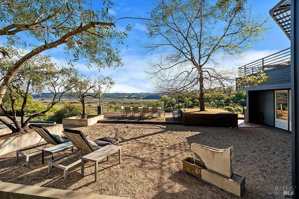 Detail Gallery Image 3 of 55 For 23121 Vineyard Rd, Geyserville,  CA 95441 - 3 Beds | 2 Baths