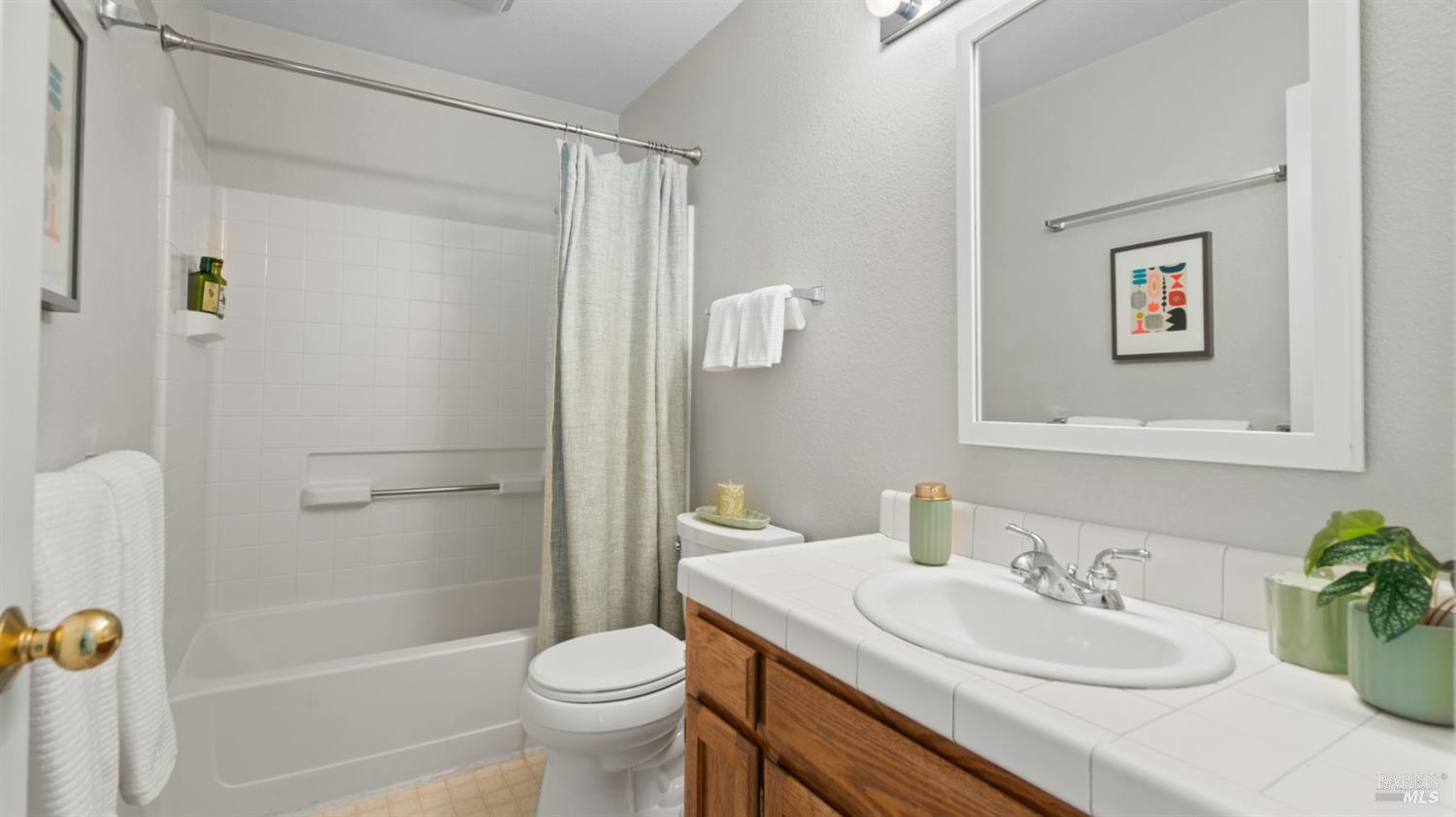 Detail Gallery Image 5 of 16 For 8 Bay Tree Ct, Cotati,  CA 94931 - 2 Beds | 2 Baths