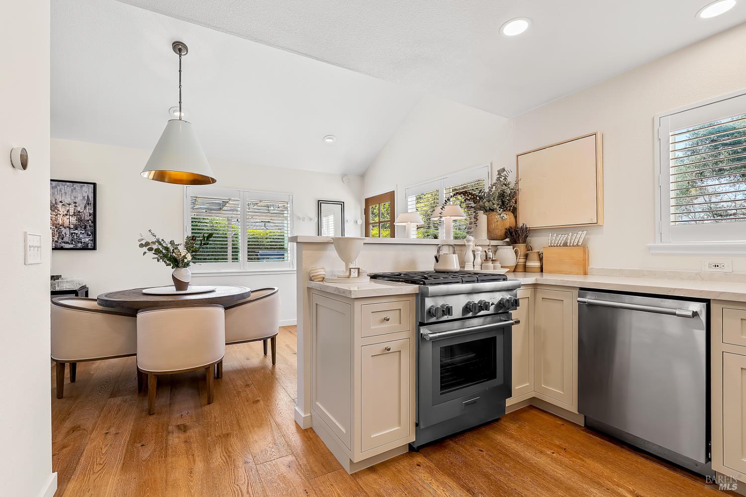 Detail Gallery Image 9 of 31 For 110 Viola Way, Angwin,  CA 94508 - 2 Beds | 2 Baths