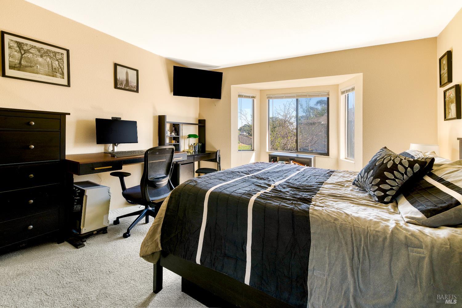 Detail Gallery Image 10 of 19 For 29 Sailmaker Ct, San Rafael,  CA 94903 - 2 Beds | 1 Baths