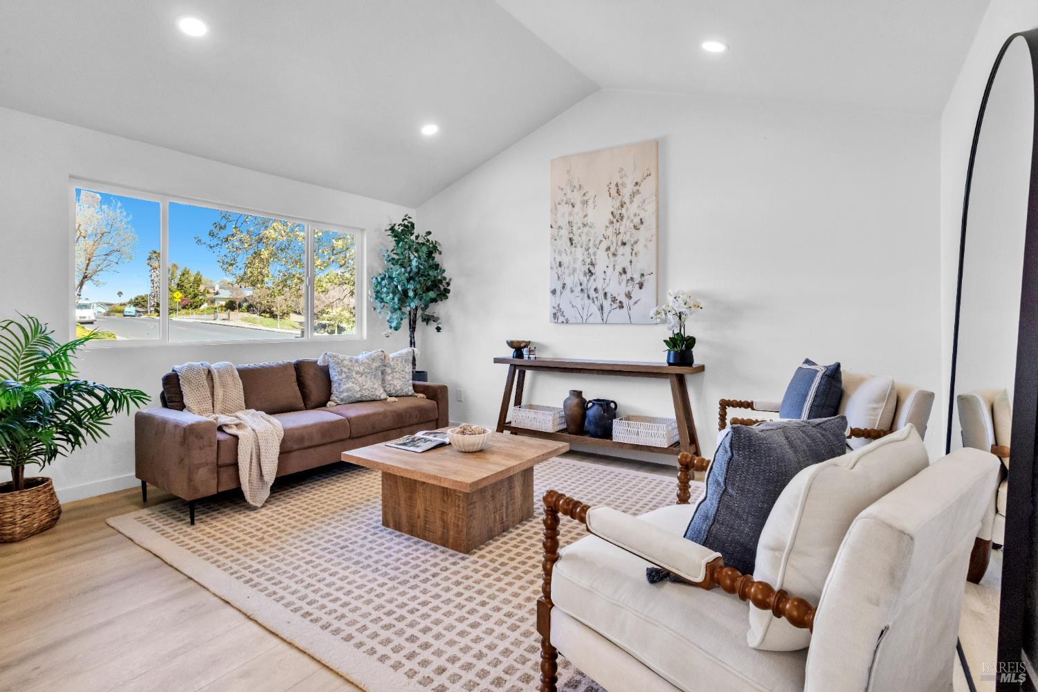 Detail Gallery Image 15 of 44 For 938 Sandy Cove Dr, Rodeo,  CA 94572 - 4 Beds | 2 Baths