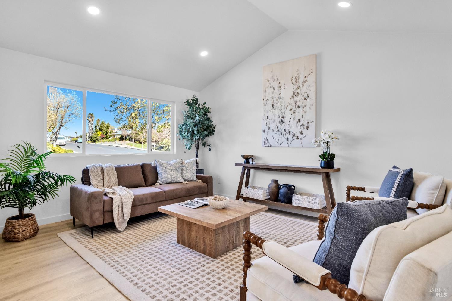 Detail Gallery Image 3 of 44 For 938 Sandy Cove Dr, Rodeo,  CA 94572 - 4 Beds | 2 Baths