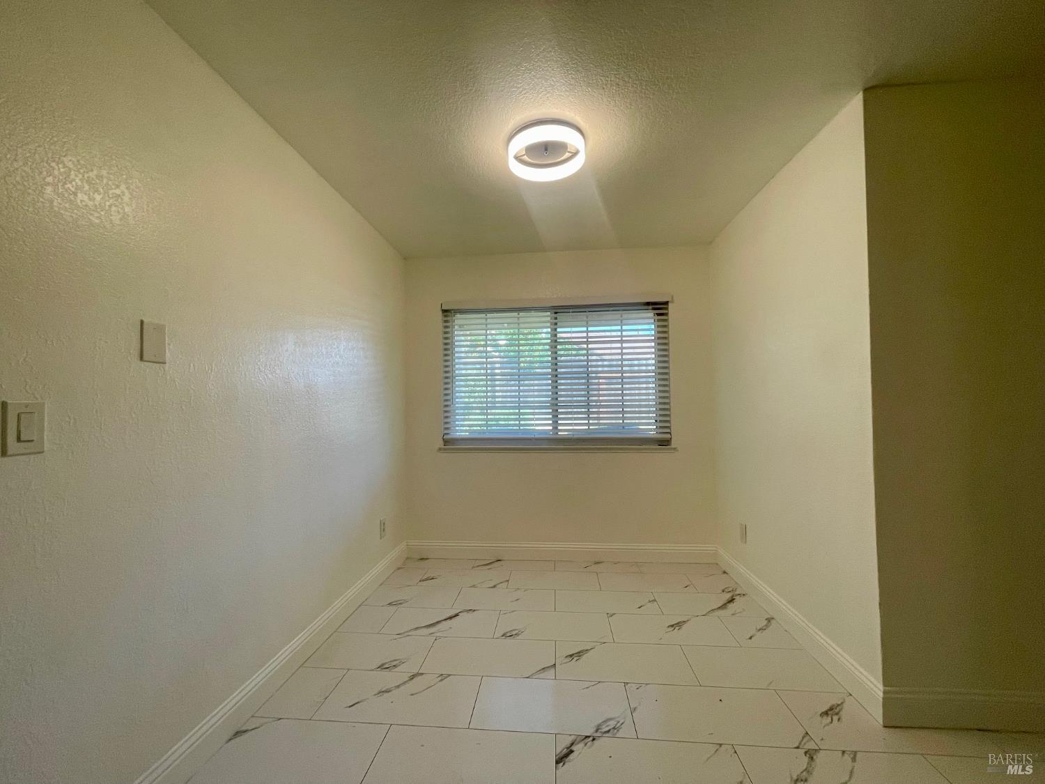 Detail Gallery Image 8 of 21 For 2932 Montclair Way, Fairfield,  CA 94534 - 3 Beds | 2 Baths