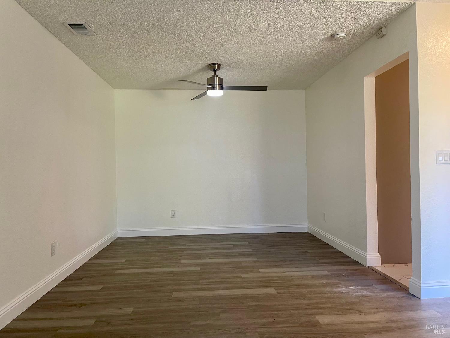 Detail Gallery Image 6 of 21 For 2932 Montclair Way, Fairfield,  CA 94534 - 3 Beds | 2 Baths