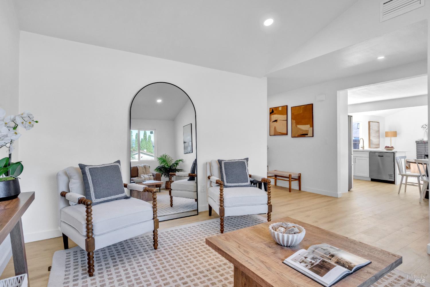 Detail Gallery Image 4 of 44 For 938 Sandy Cove Dr, Rodeo,  CA 94572 - 4 Beds | 2 Baths