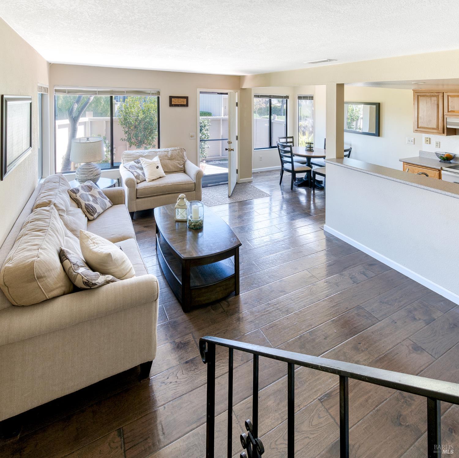 Detail Gallery Image 16 of 19 For 29 Sailmaker Ct, San Rafael,  CA 94903 - 2 Beds | 1 Baths