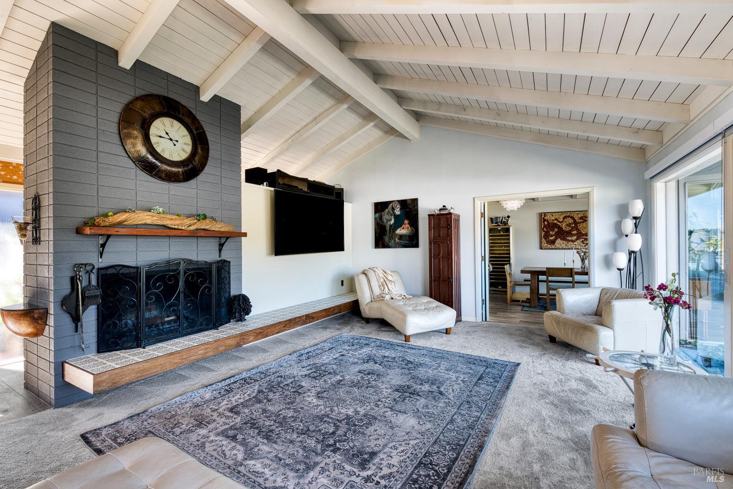 Detail Gallery Image 14 of 43 For 10 Capri Ct, San Rafael,  CA 94901 - 4 Beds | 3 Baths