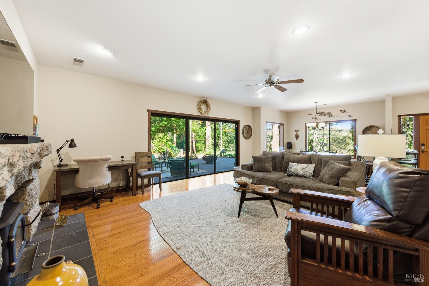 Detail Gallery Image 12 of 45 For 200 Sky Oaks Dr, Angwin,  CA 94508 - 3 Beds | 2/1 Baths