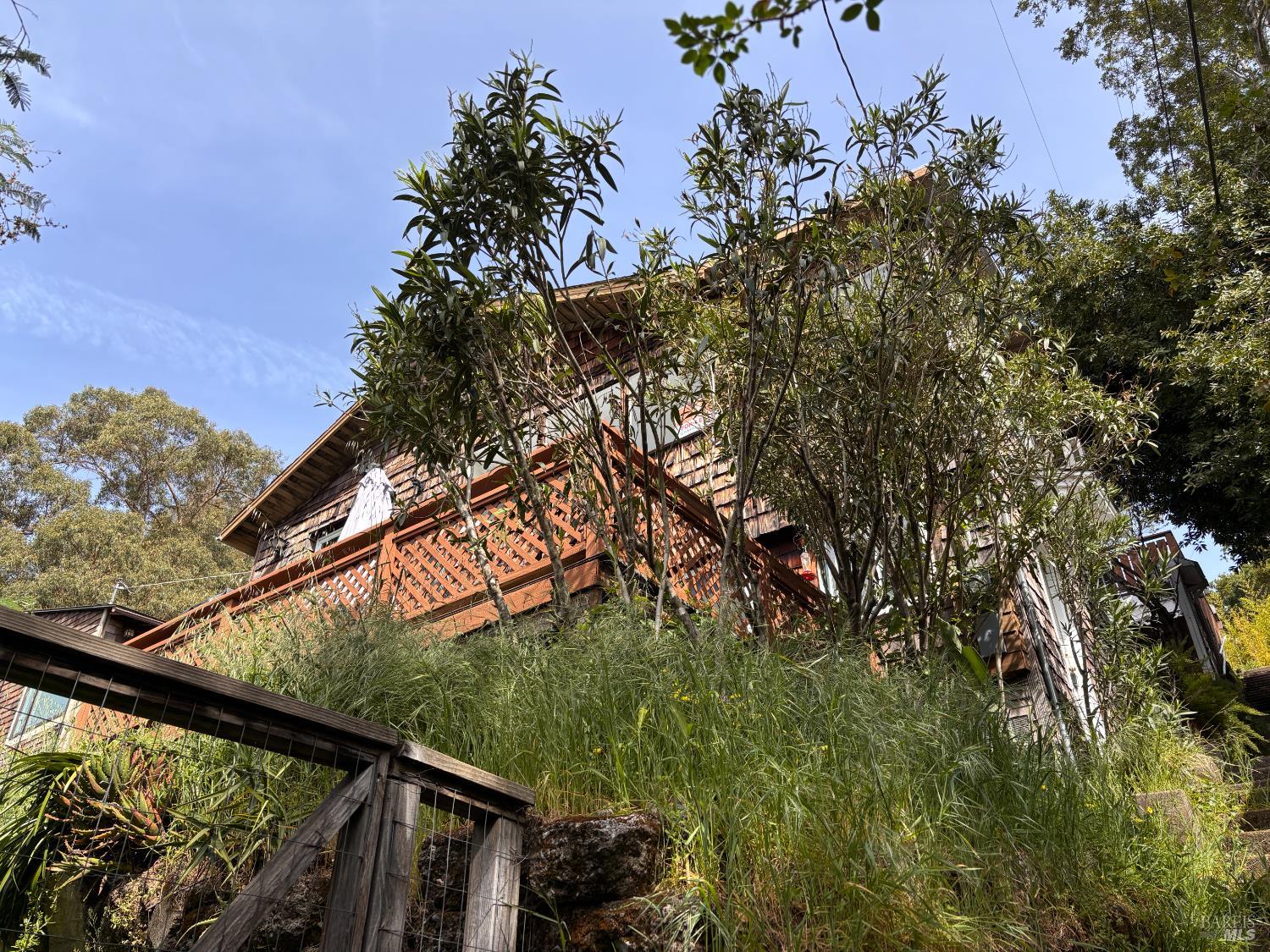 Detail Gallery Image 3 of 18 For 71 Rocca Dr, Fairfax,  CA 94930 - 2 Beds | 1 Baths