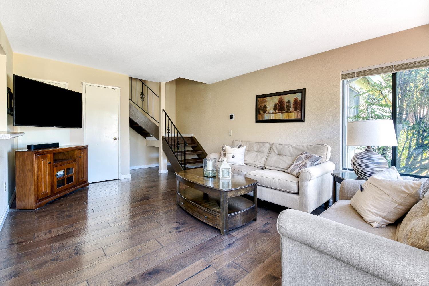 Detail Gallery Image 5 of 19 For 29 Sailmaker Ct, San Rafael,  CA 94903 - 2 Beds | 1 Baths