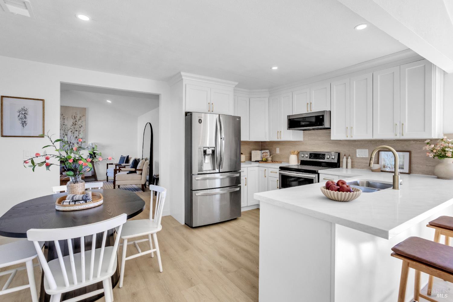 Detail Gallery Image 16 of 44 For 938 Sandy Cove Dr, Rodeo,  CA 94572 - 4 Beds | 2 Baths