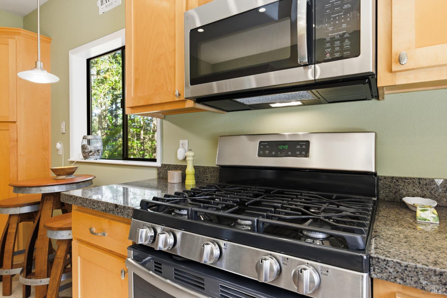 Detail Gallery Image 8 of 45 For 200 Sky Oaks Dr, Angwin,  CA 94508 - 3 Beds | 2/1 Baths