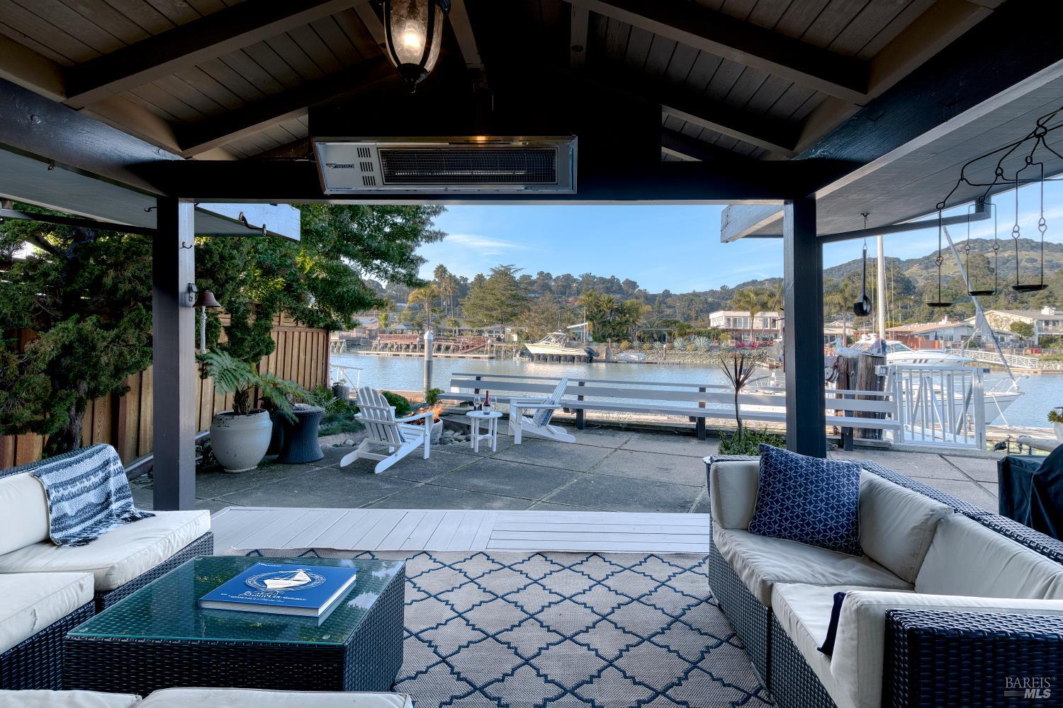 Detail Gallery Image 32 of 43 For 10 Capri Ct, San Rafael,  CA 94901 - 4 Beds | 3 Baths