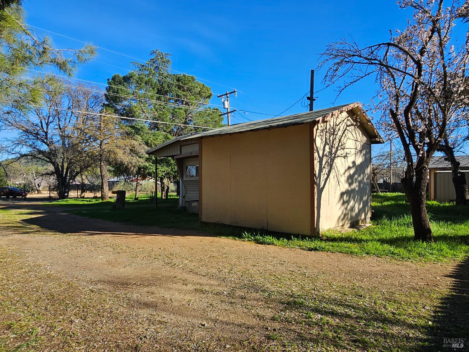 Detail Gallery Image 4 of 71 For 2851 Pamela Ln, Clearlake,  CA 95422 - 3 Beds | 2 Baths