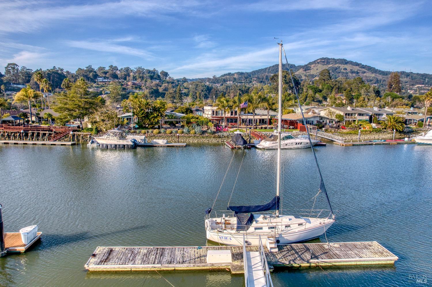 Detail Gallery Image 33 of 43 For 10 Capri Ct, San Rafael,  CA 94901 - 4 Beds | 3 Baths