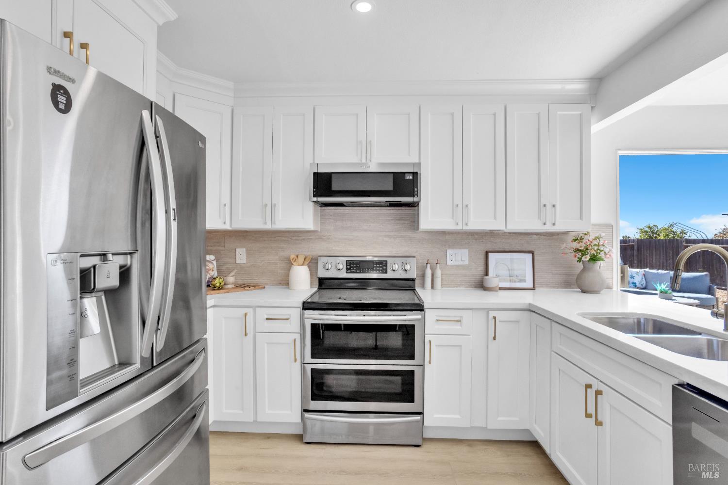 Detail Gallery Image 17 of 44 For 938 Sandy Cove Dr, Rodeo,  CA 94572 - 4 Beds | 2 Baths