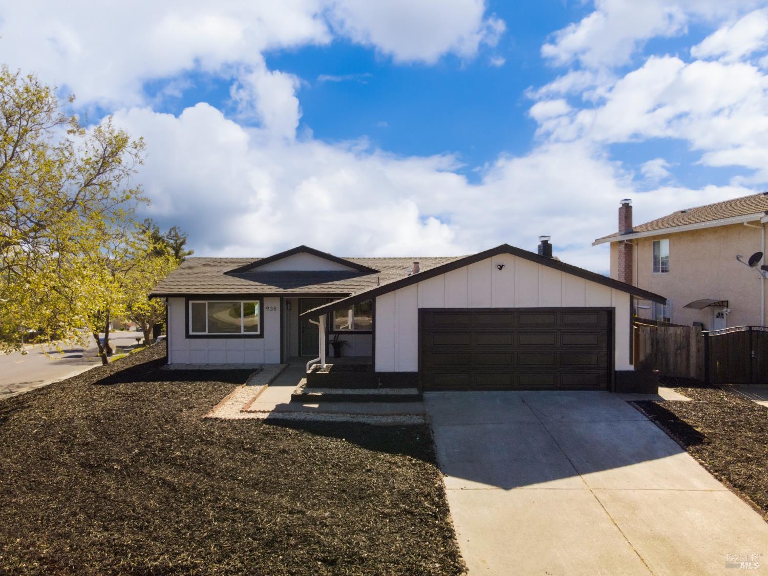 Detail Gallery Image 2 of 44 For 938 Sandy Cove Dr, Rodeo,  CA 94572 - 4 Beds | 2 Baths