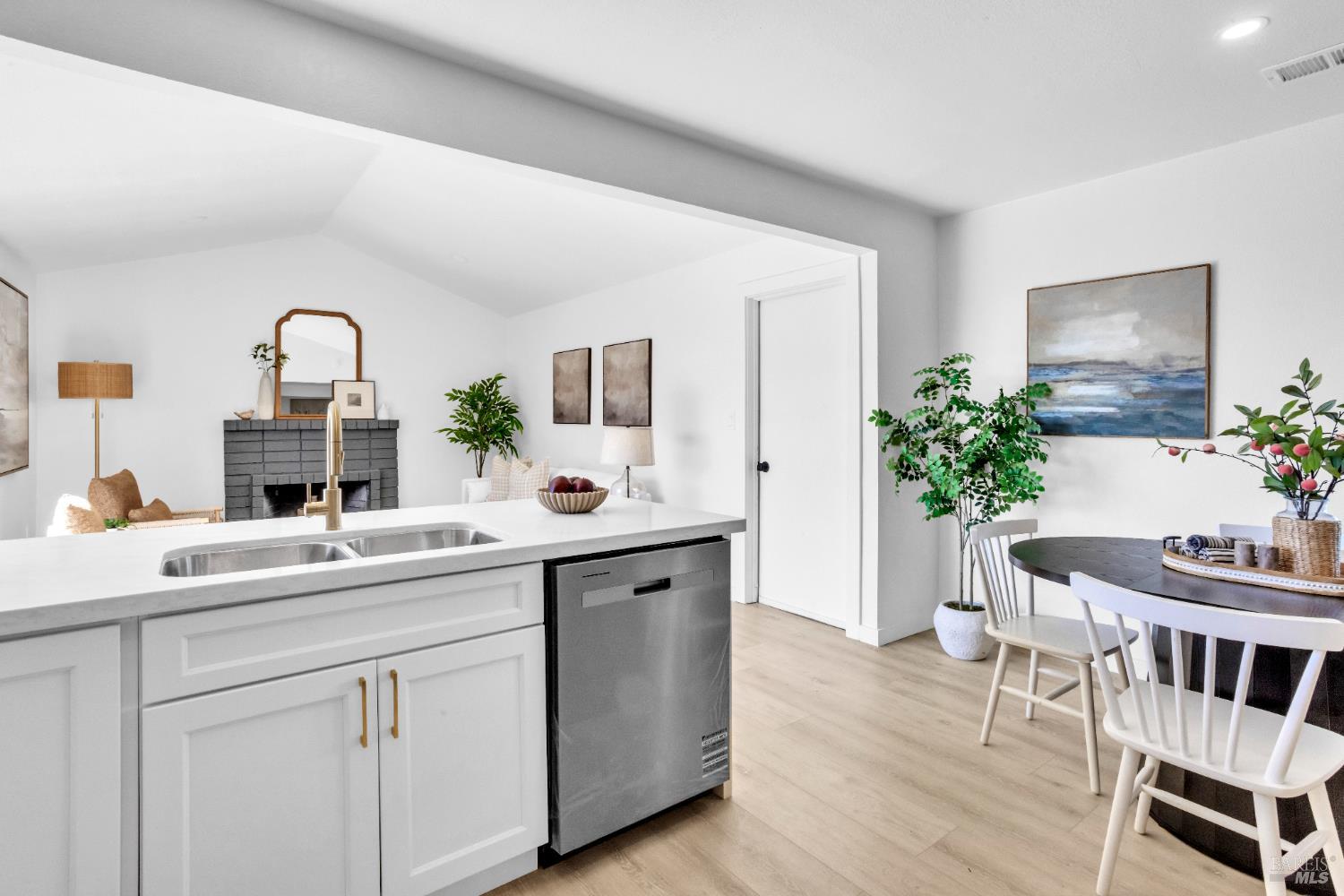 Detail Gallery Image 22 of 44 For 938 Sandy Cove Dr, Rodeo,  CA 94572 - 4 Beds | 2 Baths