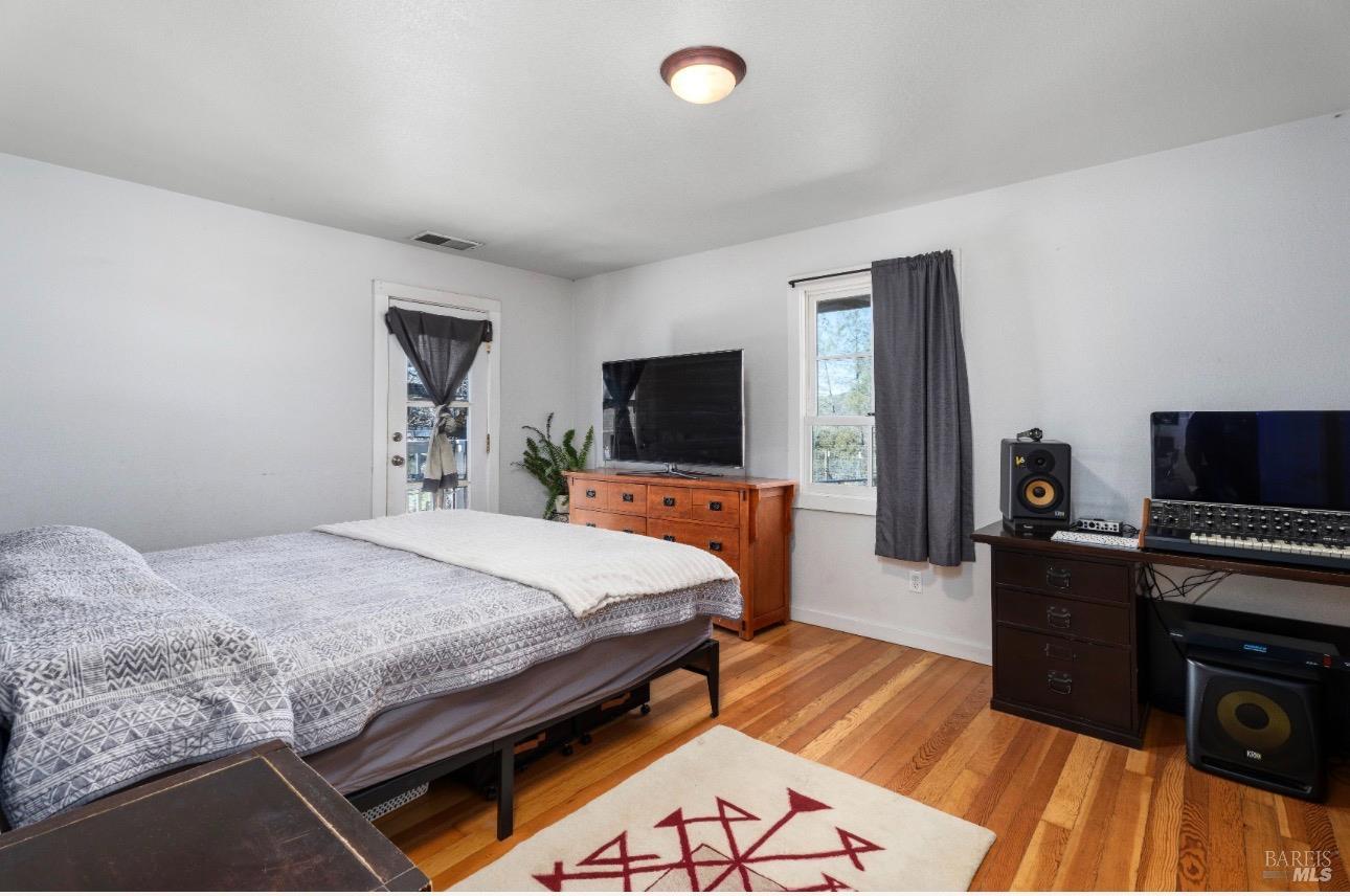 Detail Gallery Image 10 of 28 For 12800 Bottle Rock Rd, Kelseyville,  CA 95451 - 2 Beds | 1 Baths