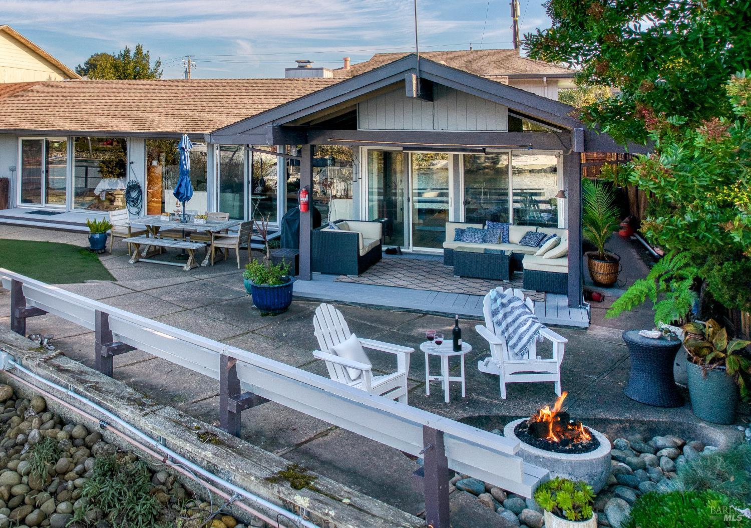 Detail Gallery Image 36 of 43 For 10 Capri Ct, San Rafael,  CA 94901 - 4 Beds | 3 Baths