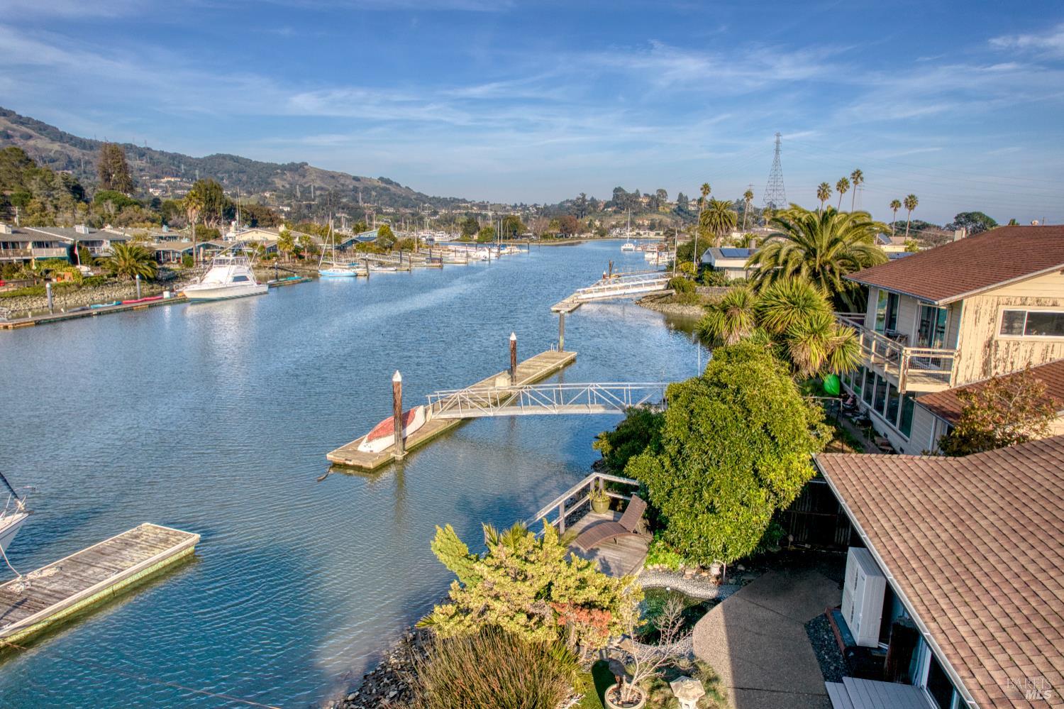 Detail Gallery Image 37 of 43 For 10 Capri Ct, San Rafael,  CA 94901 - 4 Beds | 3 Baths