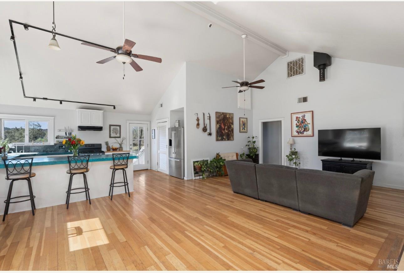 Detail Gallery Image 9 of 28 For 12800 Bottle Rock Rd, Kelseyville,  CA 95451 - 2 Beds | 1 Baths