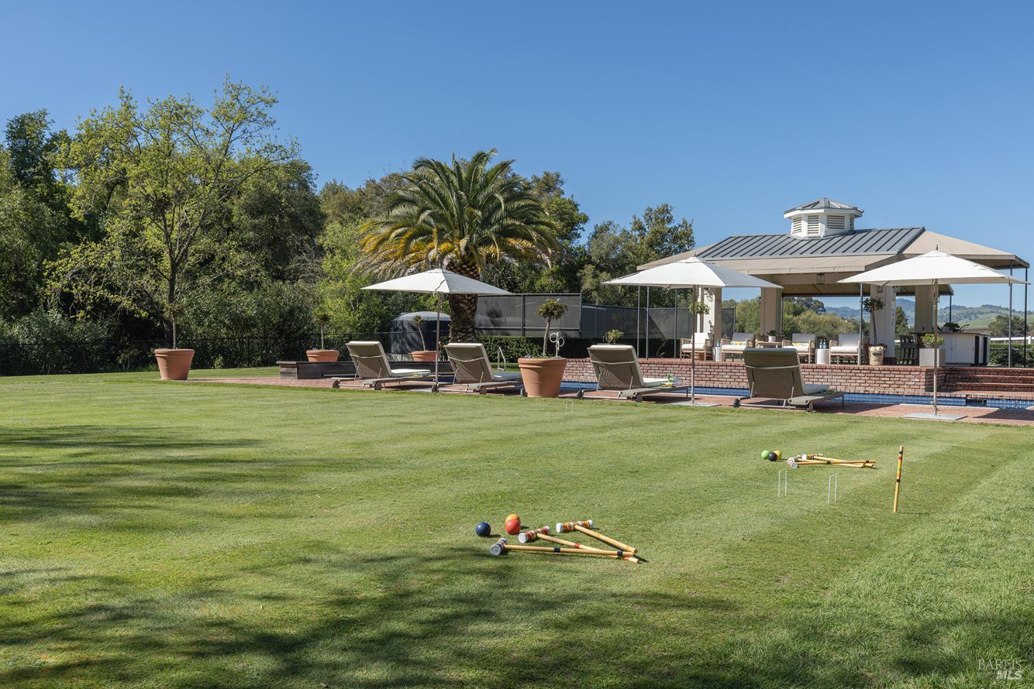 Detail Gallery Image 18 of 41 For 1129 Dealy Ln, Napa,  CA 94559 - 6 Beds | 6 Baths