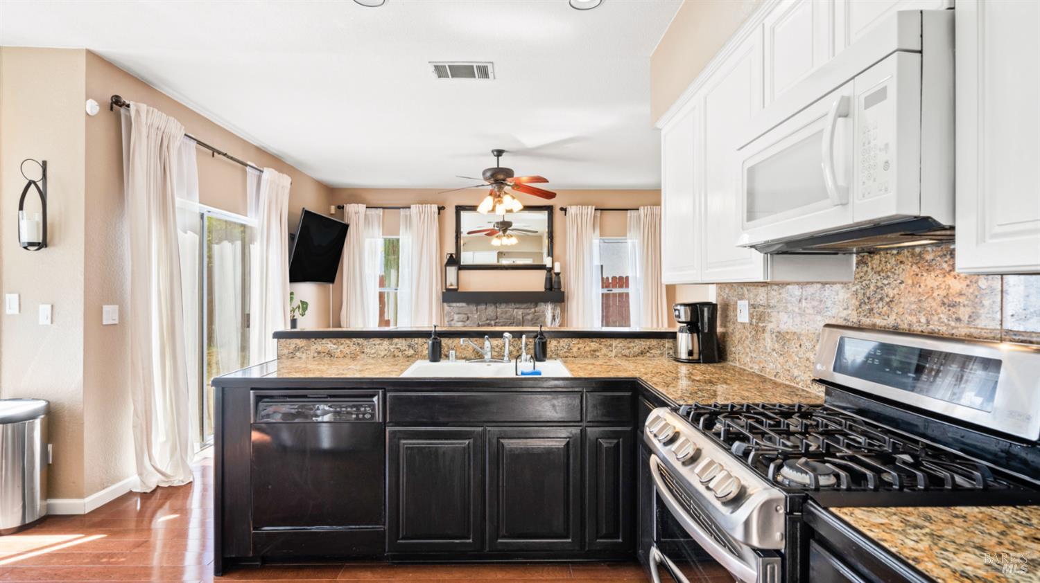 Detail Gallery Image 11 of 42 For 238 Harvest Dr, Vacaville,  CA 95687 - 4 Beds | 2/1 Baths