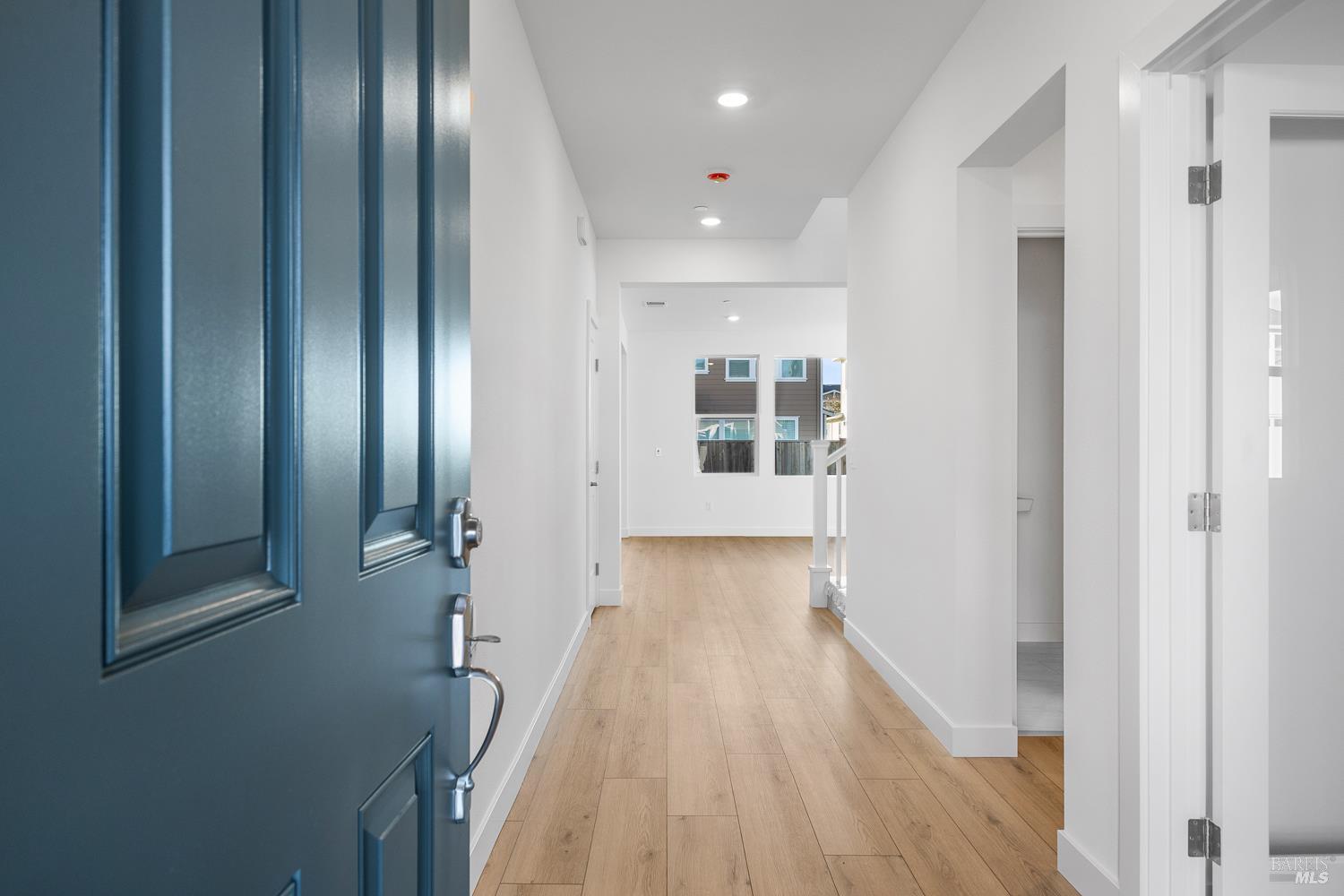 Detail Gallery Image 2 of 31 For 7337 Willowglen Dr, Rohnert Park,  CA 94928 - 3 Beds | 2/1 Baths