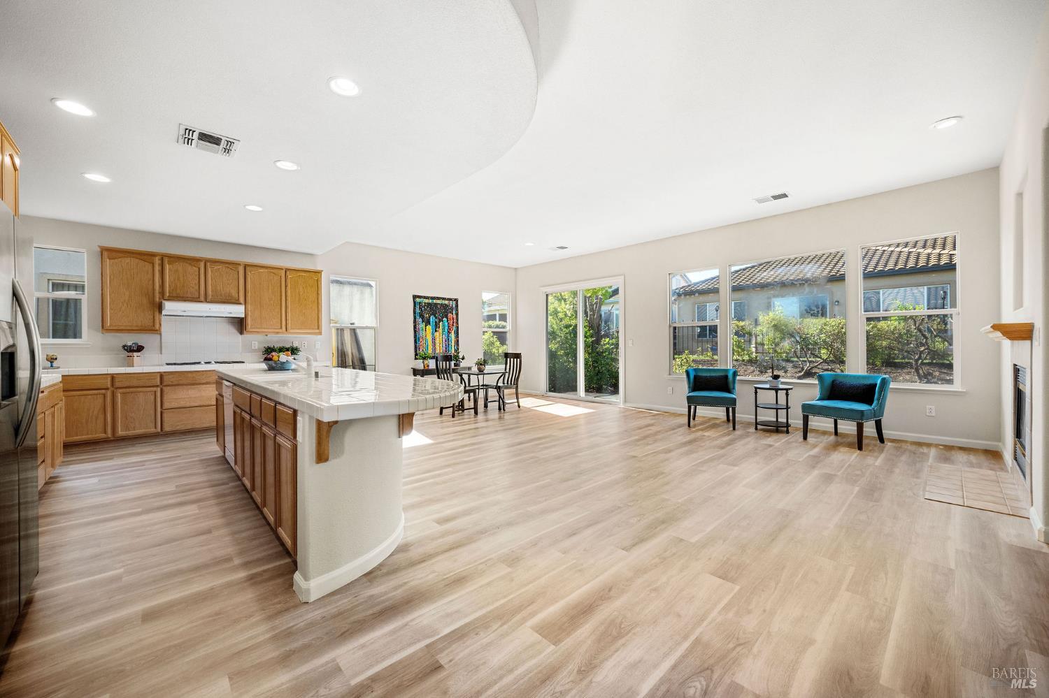 Detail Gallery Image 4 of 77 For 377 Shadow Creek Dr, Rio Vista,  CA 94571 - 2 Beds | 3/1 Baths