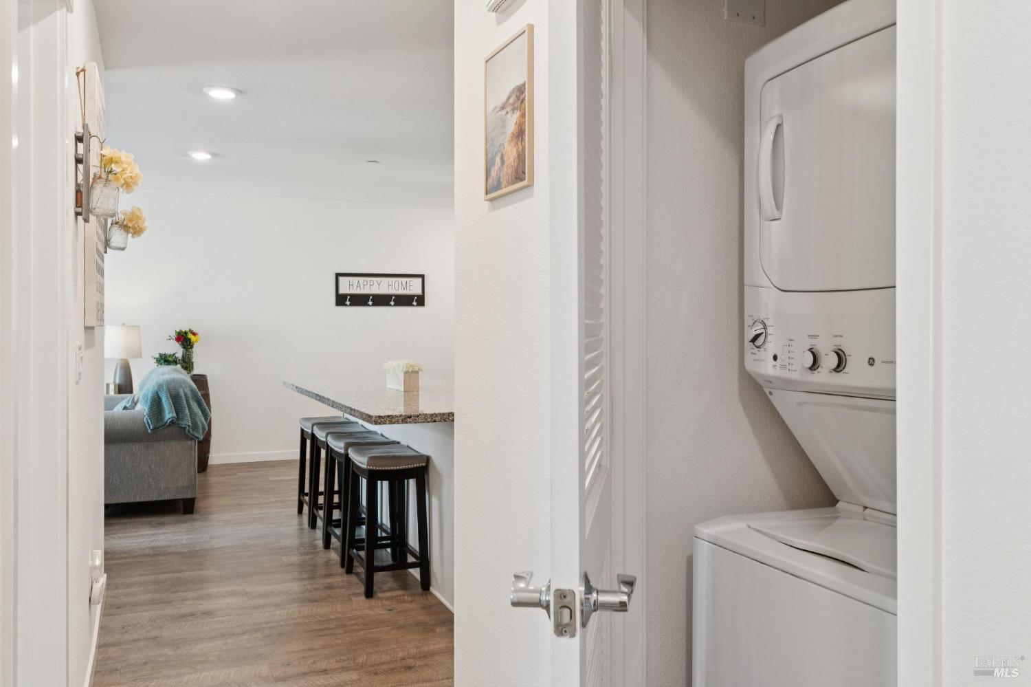 Detail Gallery Image 20 of 39 For 1414 Mauro Pietro Dr #301,  Petaluma,  CA 94954 - 3 Beds | 2 Baths