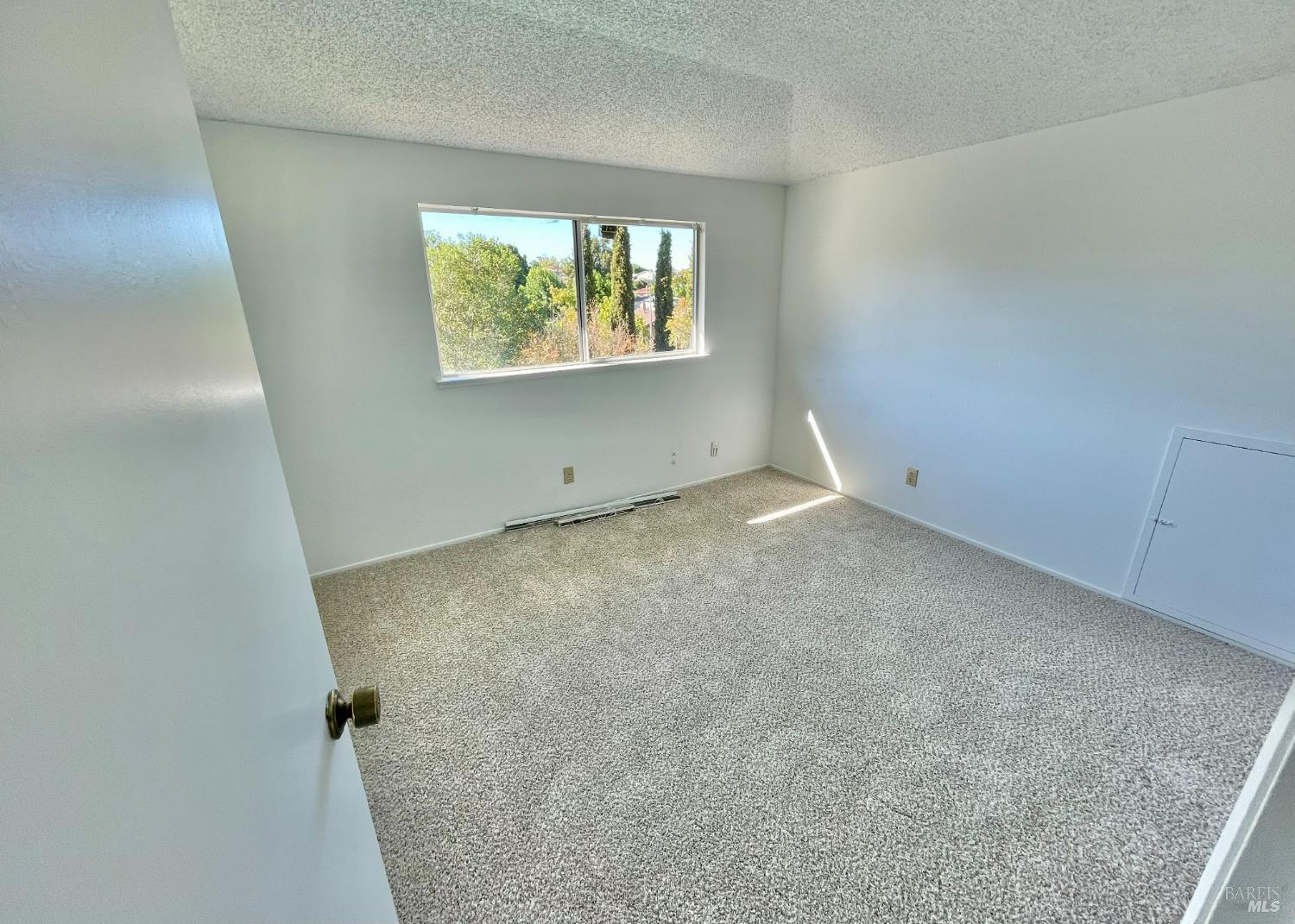 Detail Gallery Image 32 of 45 For 11 Dover Ct, Vallejo,  CA 94591 - 4 Beds | 2/1 Baths