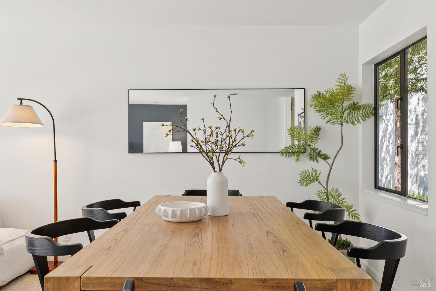 Detail Gallery Image 7 of 25 For 121 Professional Center Pkwy, San Rafael,  CA 94903 - 3 Beds | 2/1 Baths