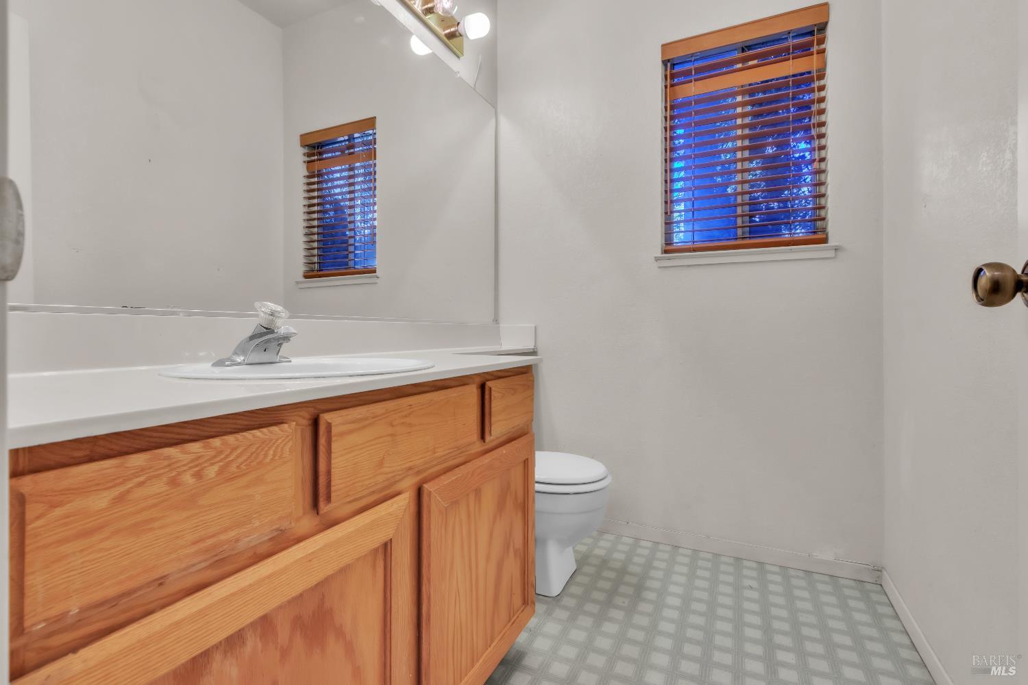Detail Gallery Image 9 of 39 For 356 Jacaranda Dr, Suisun City,  CA 94585 - 3 Beds | 2/1 Baths
